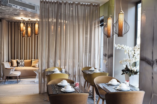 Café da manhã com buffet todos os dias (EUR 14 por pessoa)