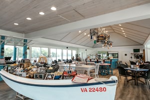 2 restaurantes: opção de café da manhã, almoço e jantar