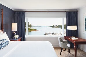 Deluxe Room, 1 King Bed (Water View)