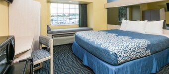 Days Inn & Suites by Wyndham Pryor