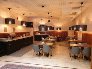 Petit déjeuner buffet compris tous les jours