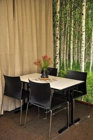 Coin salon dans le hall