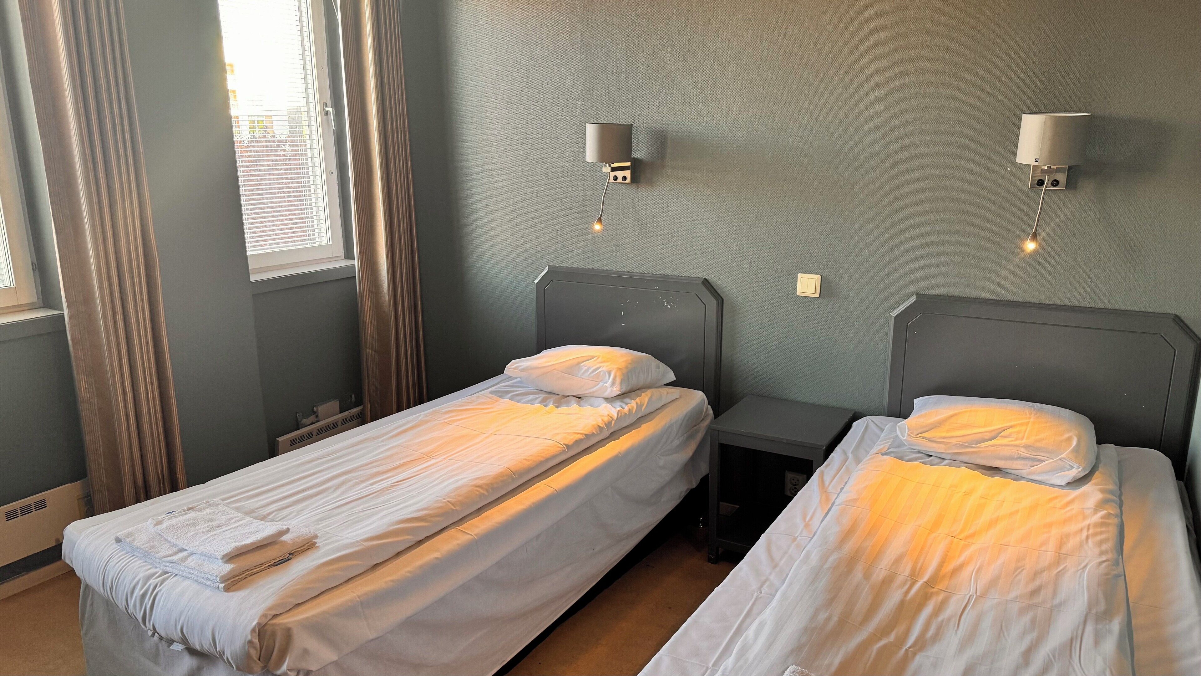 Standard Twin Room | Individually decorated, individually furnished, desk, iron/ironing board