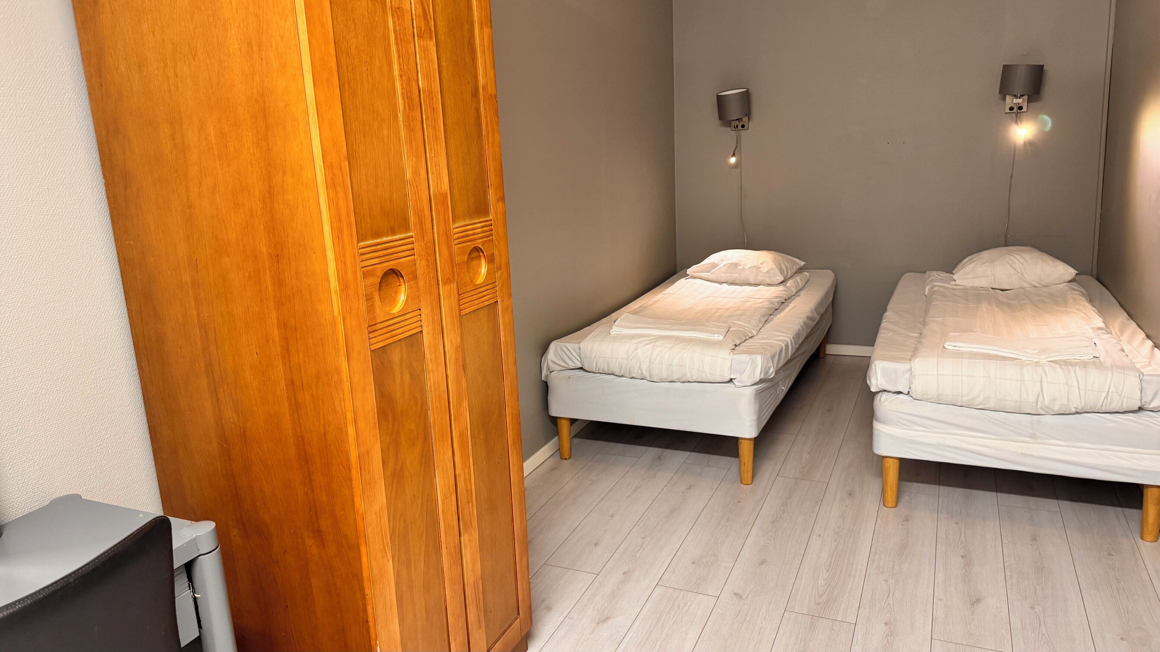 Double Room with Shared Bathroom - Annex | Individually decorated, individually furnished, desk, iron/ironing board