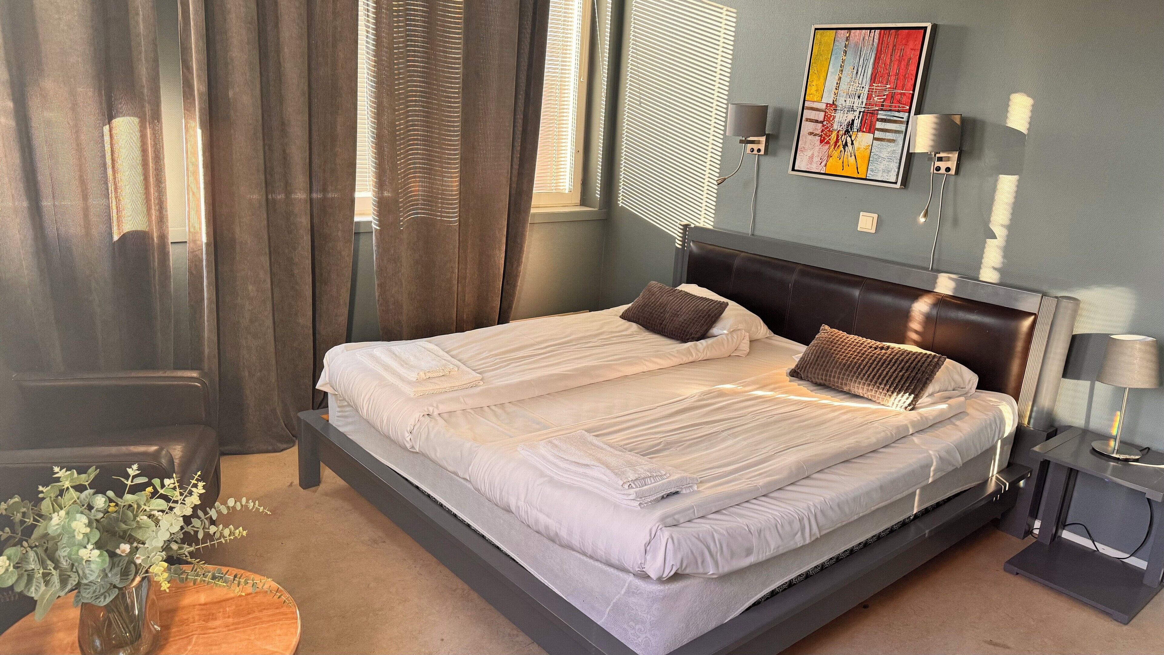 Junior Suite | Individually decorated, individually furnished, desk, iron/ironing board