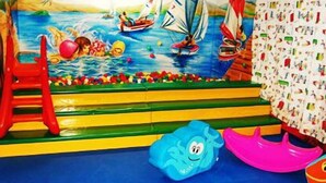 Kawasan main kanak-kanak – tertutup