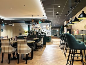4 restaurants; breakfast, lunch, and dinner served - Holiday Club Katinkulta (Sotkamo)