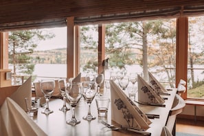 3 restaurants, breakfast, lunch, dinner served; Modern European cuisine