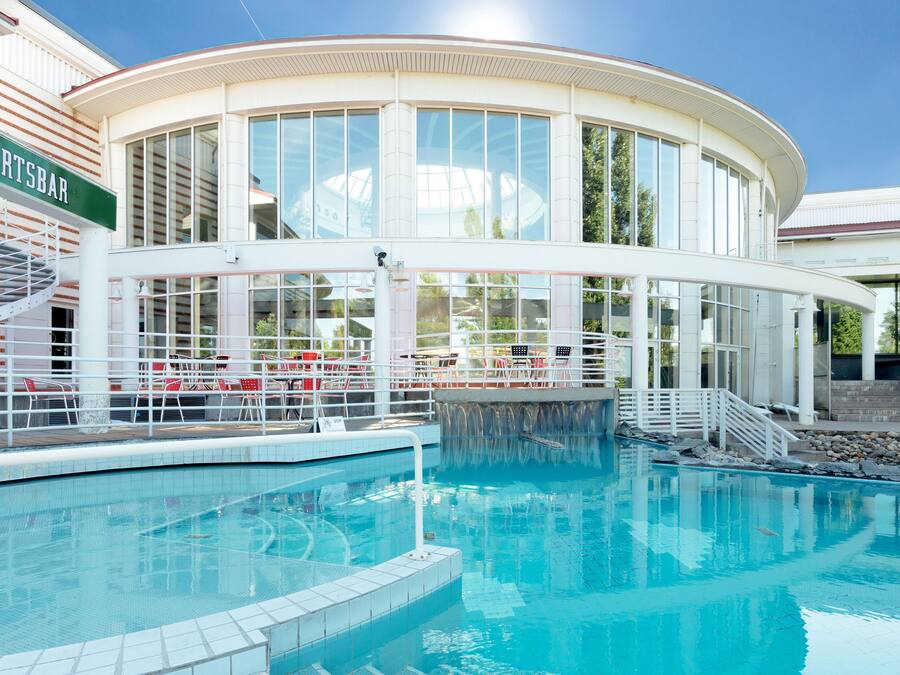 3 indoor pools, outdoor pool