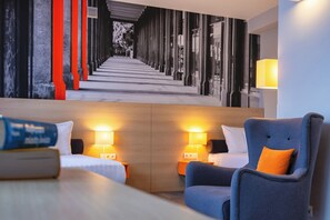 Standard Twin Room | 1 bedroom, in-room safe, desk, laptop workspace