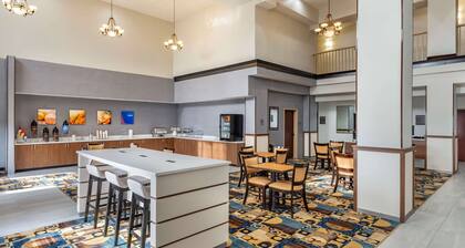 Comfort Suites