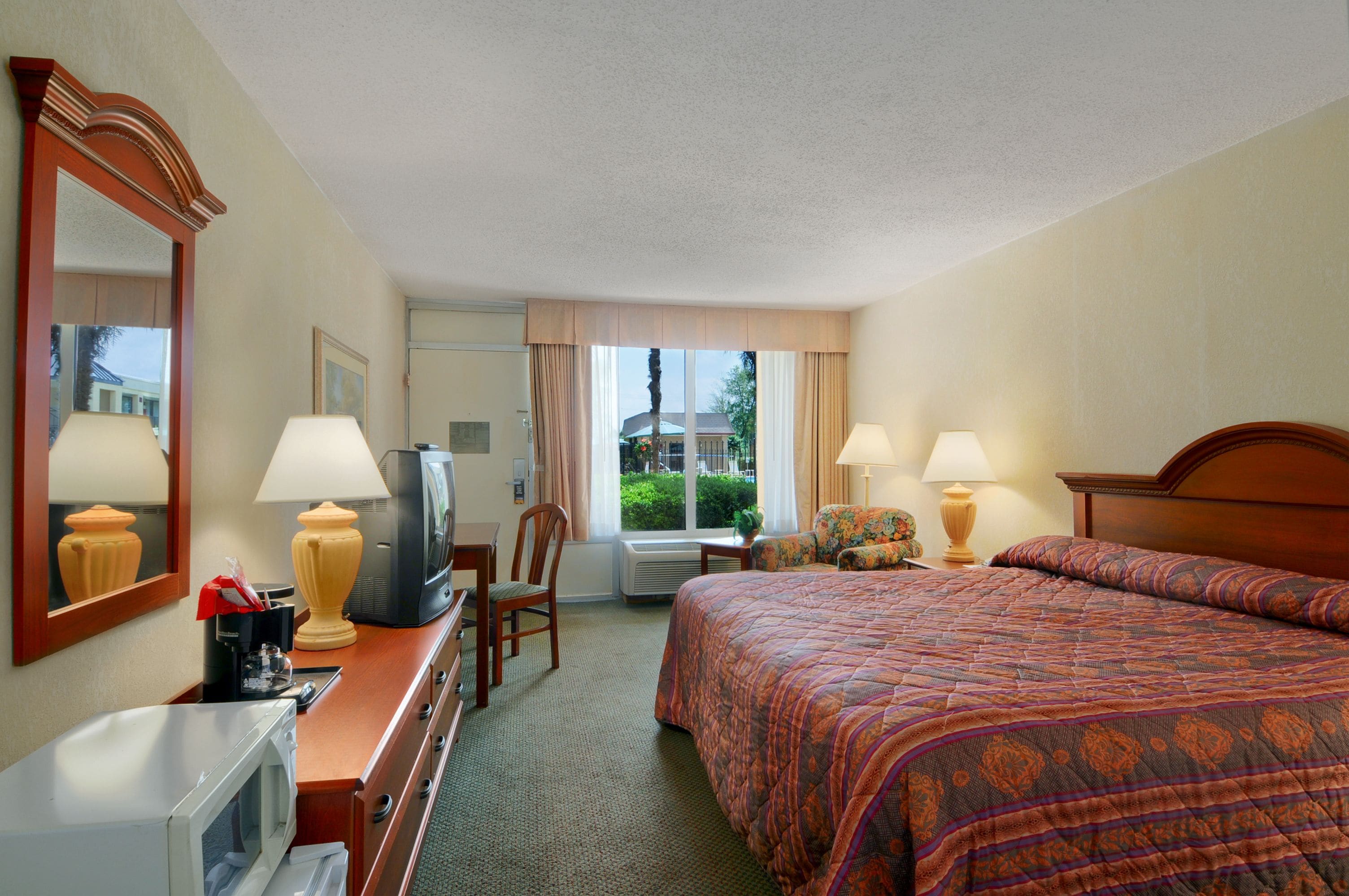 書桌、熨斗/熨衣板、免費無線上網、床單