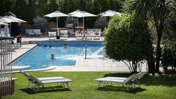 2 Innenpools, Außenpool (je nach Saison geöffnet)