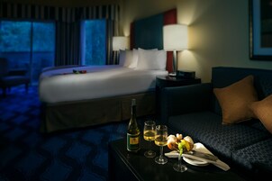 Executive Room, 1 King Bed with Sofa bed, Garden View (Non-Pet Friendly) | Premium bedding, desk, blackout drapes, iron/ironing board