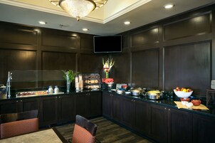Free daily continental breakfast