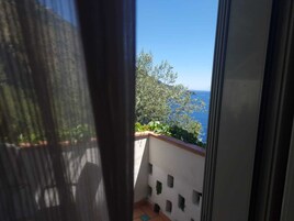 Caja de seguridad en la habitación, wifi gratis y ropa de cama