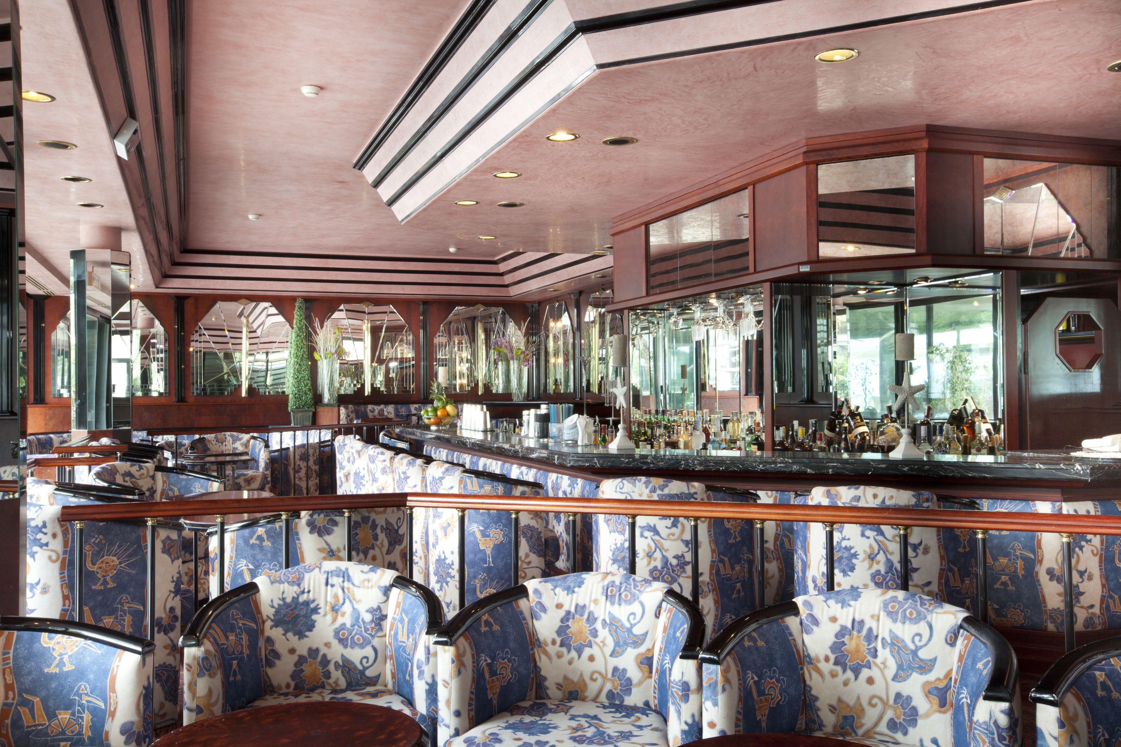 3 bars/lounges, poolside bar, beach bar