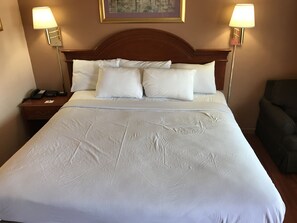 Room, 1 King Bed | Desk, iron/ironing board, rollaway beds, free WiFi