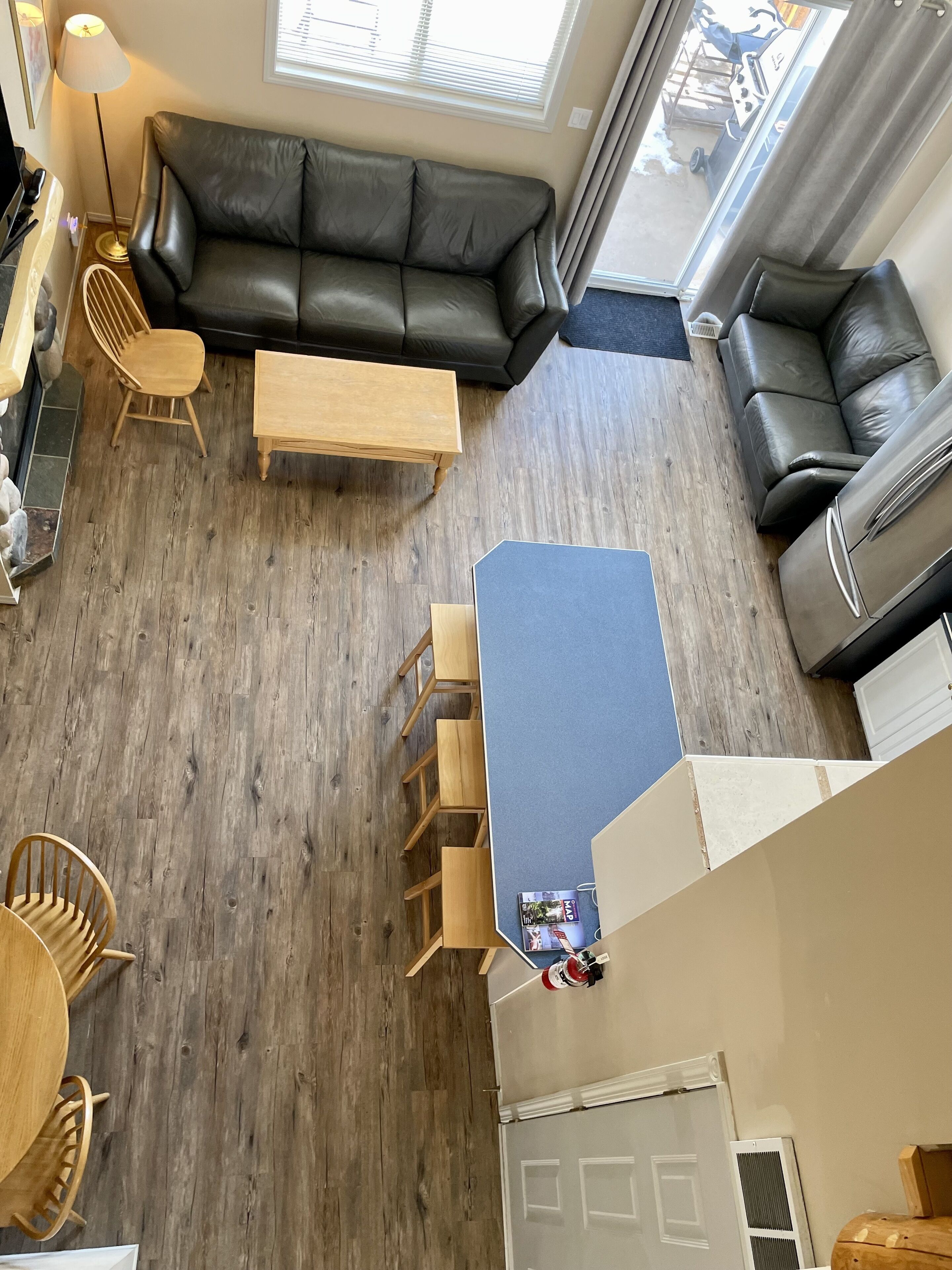 deluxe condo, 3 bedrooms (no pets) | living area | 40-inch tv with cable channels