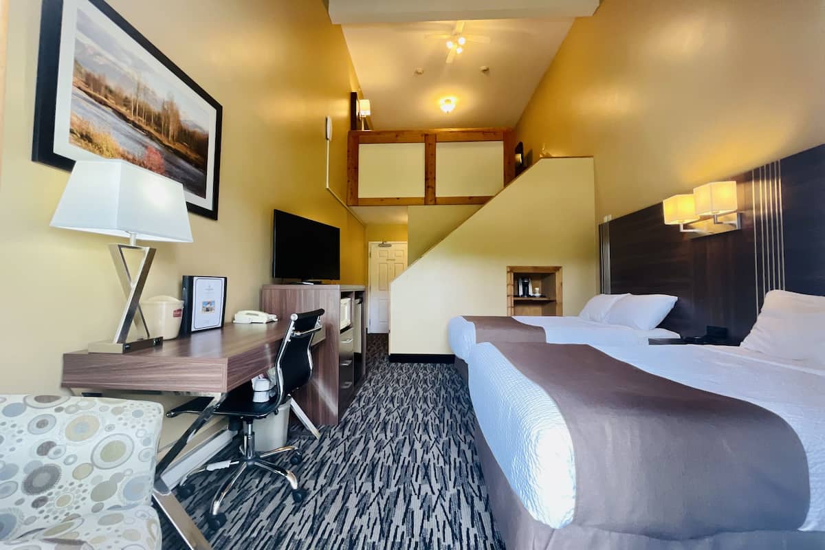 family suite (no pets) | 1 bedroom, desk, blackout curtains, iron/ironing board