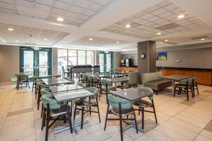 Desayuno buffet incluido todos los días