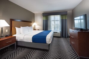 Desk, laptop workspace, blackout drapes, iron/ironing board - Best Western Inn & Suites San Mateo - San Francisco Airport (San Mateo)