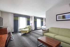 Suite, 1 King Bed, Non Smoking, Microwave | Living area