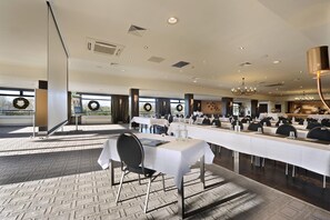 Breakfast, lunch, dinner served; al fresco dining 