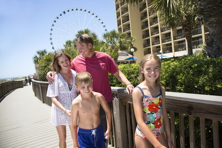Holiday Pavilion Resort on the Boardwalk - Image 41
