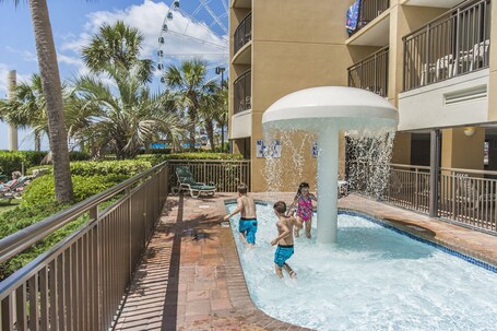 Holiday Pavilion Resort on the Boardwalk - Image 21