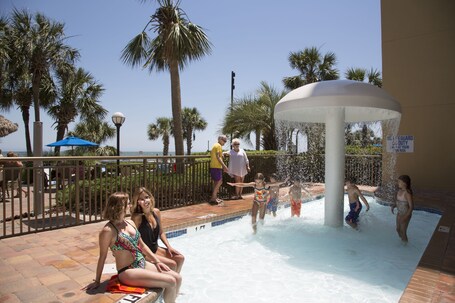 Holiday Pavilion Resort on the Boardwalk - Image 17