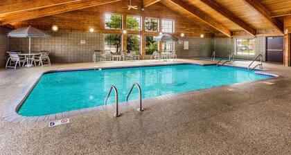 AmericInn by Wyndham Hotel and Suites Long Lake