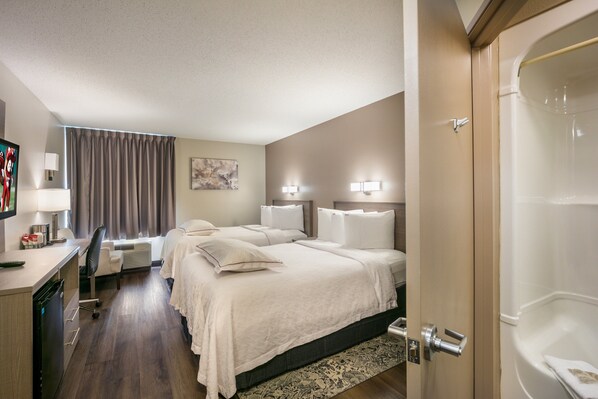 Premium-Zimmer, 2 Doppelbetten (Upgraded Bedding & Snack, Smoke Free) | Zustellbetten