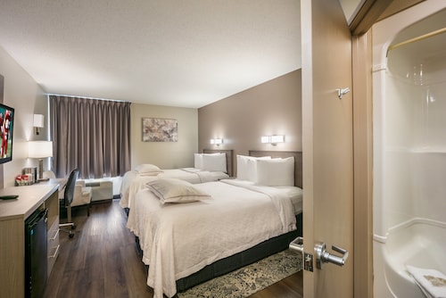 Red Roof Inn PLUS+ Boston - Logan