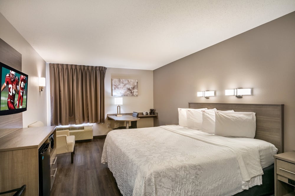 Red Roof Inn PLUS+ Boston - Logan