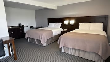 Phòng Tiêu chuẩn, 2 giường cỡ queen | Truy cập Internet không dây miễn phí, bộ trải giường, đồng hồ báo thức