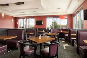 Petit déjeuner complet compris tous les jours