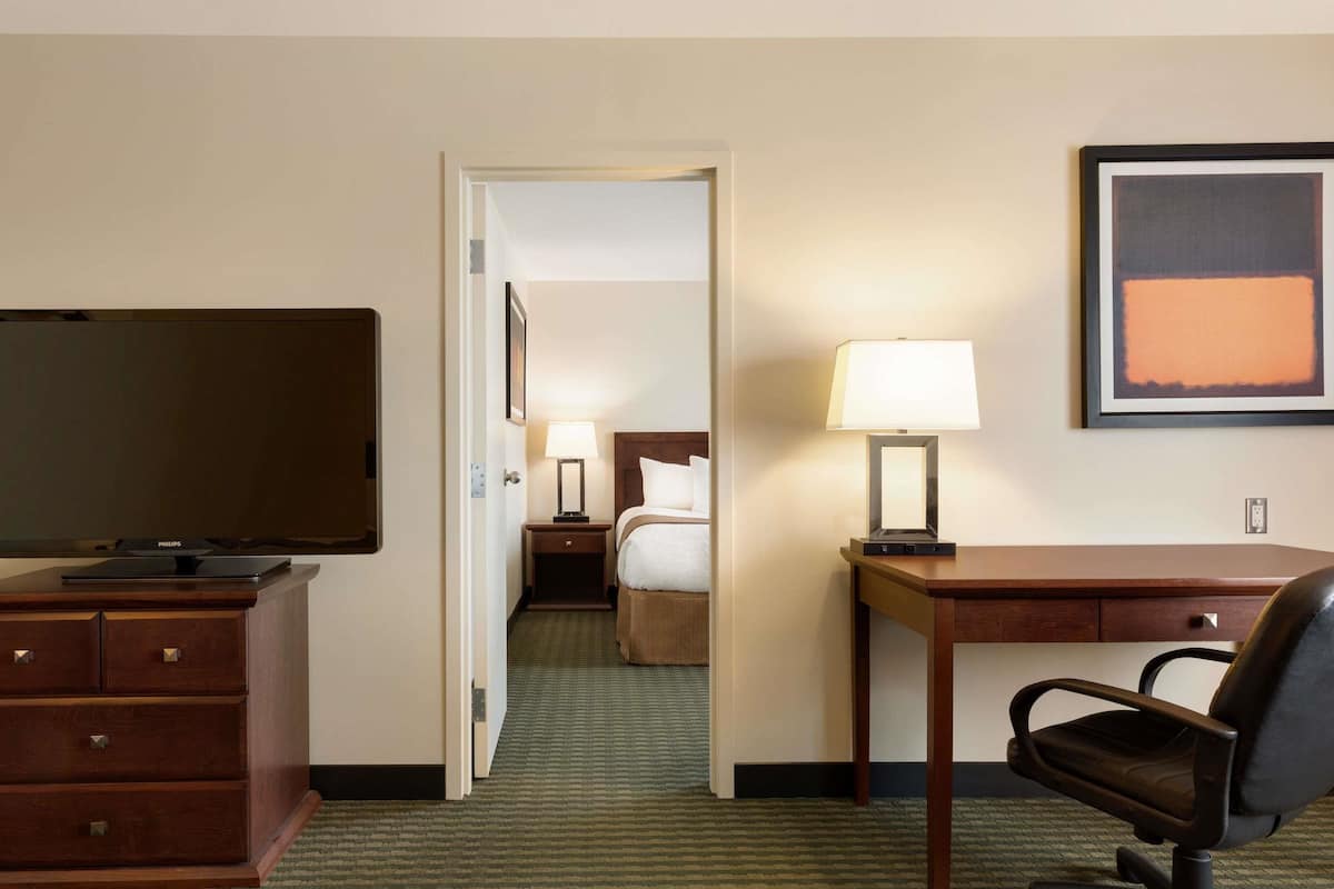 Suite, Multiple Beds, Non Smoking (One-Bedroom)