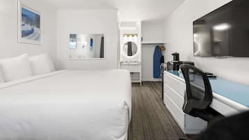 Standard Room, 1 King Bed, Non Smoking, Refrigerator & Microwave | 1 bedroom, laptop workspace, iron/ironing board, cribs/infant beds