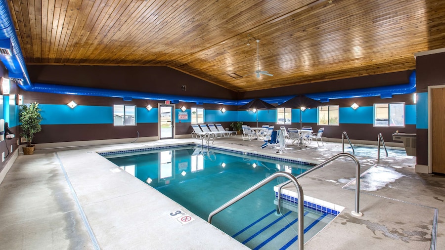 Motel 6 Baraboo, WI - Lake Delton
