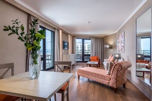 Articles gratuits dans le mini-bar, coffres-forts dans les chambres