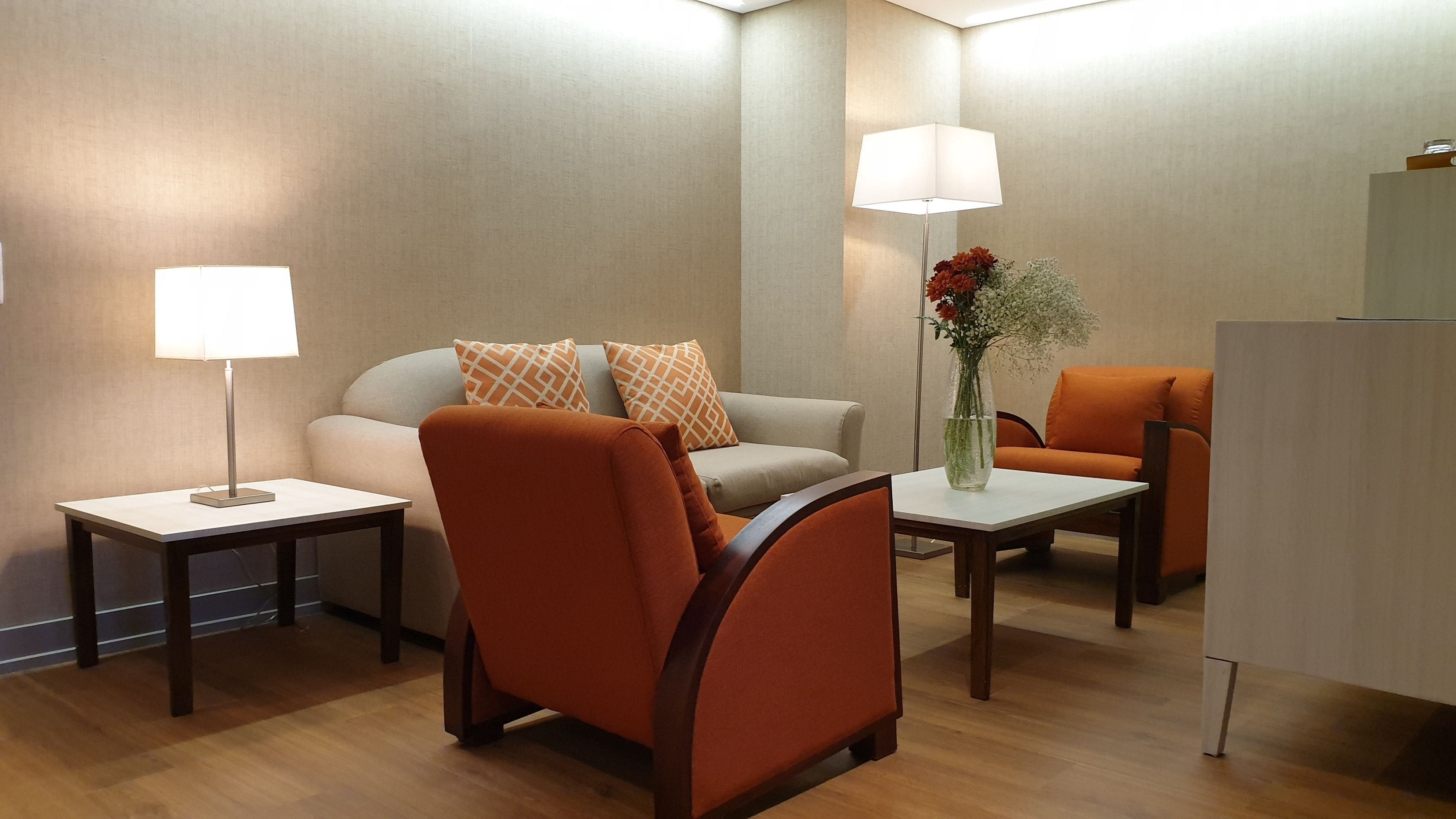 Family Suite | Living area | Plasma TV, toys, pay movies