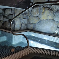 Couples treatment rooms, sauna, hot tub, steam room, Turkish bath