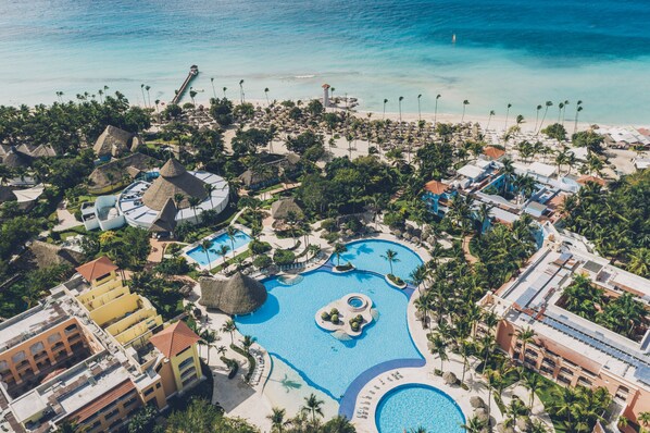 Outdoor pool, pool umbrellas
