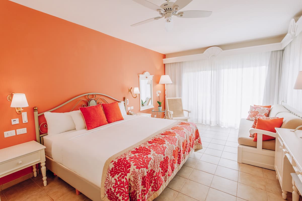 1 kamar tidur, seprai premium, minibar, dan brankas
