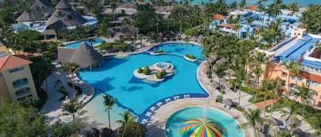 Outdoor pool, pool umbrellas