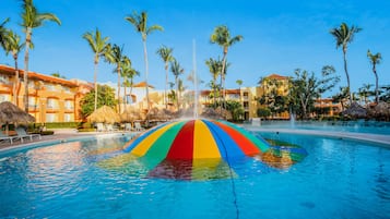 Outdoor pool, pool umbrellas
