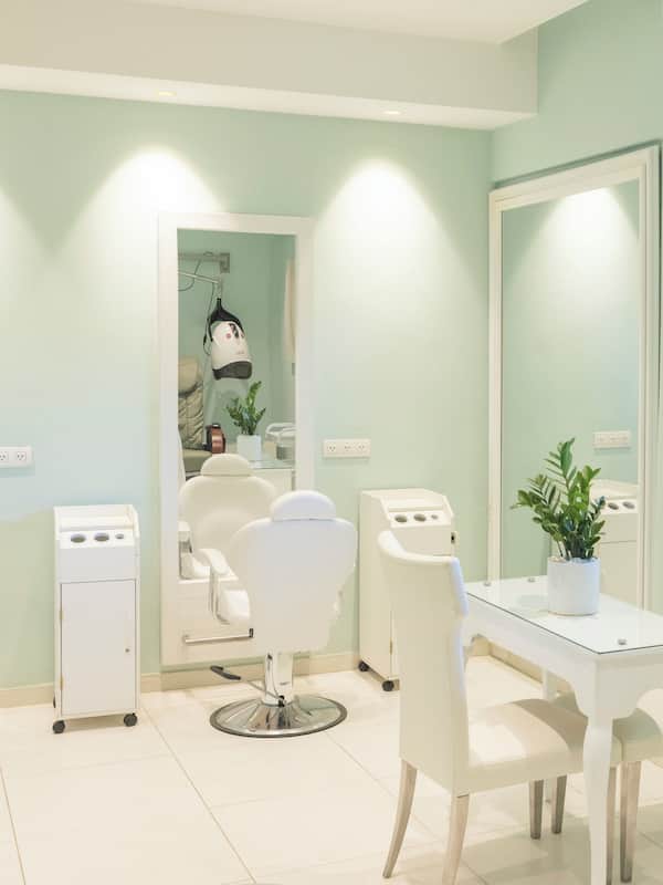 Thai massages, Ayurvedic treatments, massage/treatment rooms