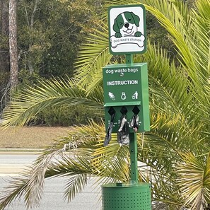 Pet-friendly amenities - Red Roof Inn & Suites Hinesville (Hinesville)