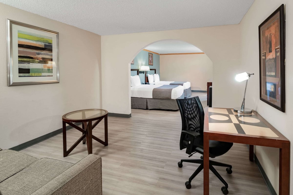 Studio Suite, 2 Double Beds, Non Smoking | Tempur-Pedic beds, desk, laptop workspace, blackout drapes
